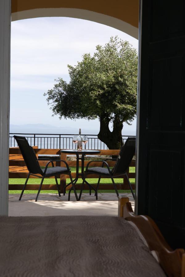 Silent Bay Apartments Katávolos Buitenkant foto
